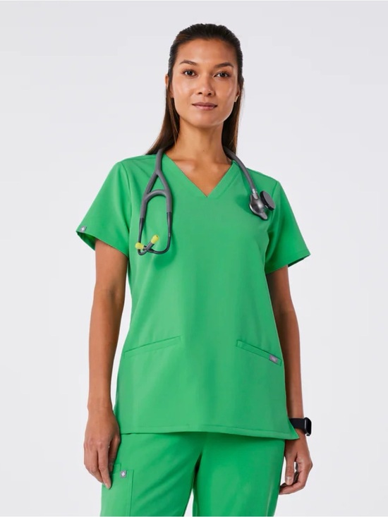 Figs Tops - FIGS Casma Three-Pocket
Scrub Top™, M, Emerald Green